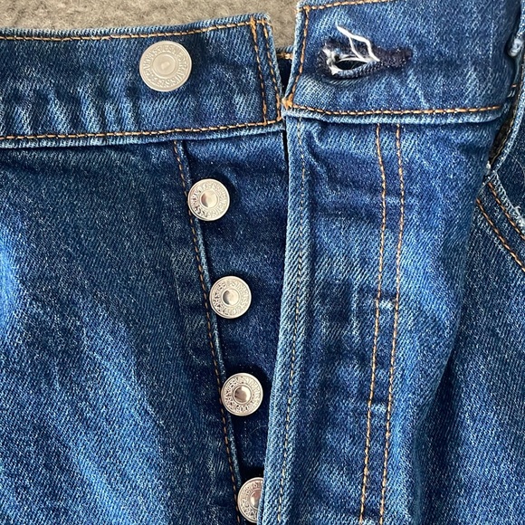 Levi’s dark wash jean shorts - Picture 4 of 8